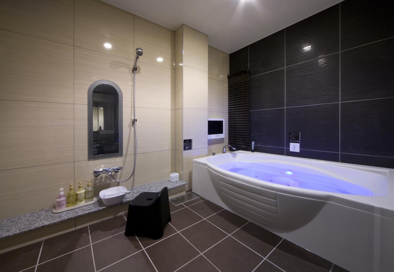 Jewel Hotel Luxury Modern (Adults Only) Miyoshi  Екстер'єр фото