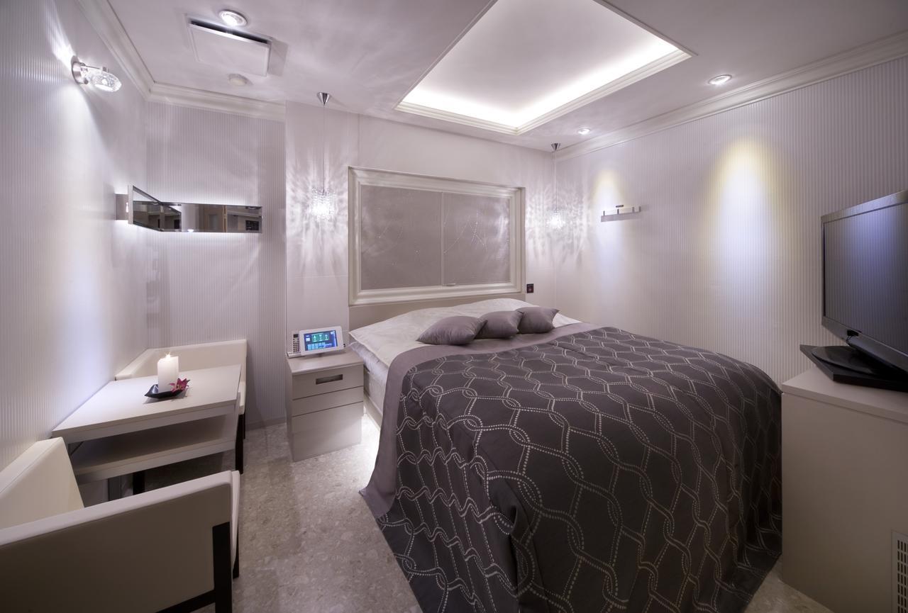 Jewel Hotel Luxury Modern (Adults Only) Miyoshi  Екстер'єр фото